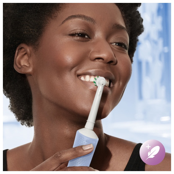 Электрическая зубная щетка Oral-B Vitality Pro Protect X Clean Голубая