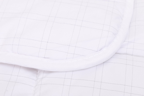 Одеяло с каpбоновой нитью Stress Free 200x220 см Drimko белый